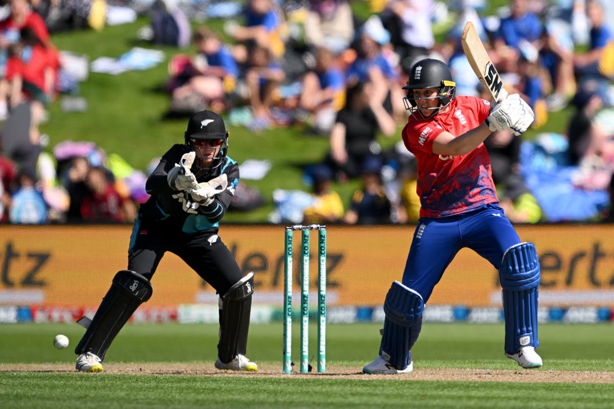 Heather Knight delivers captain’s performance as England begin New Zealand series in style