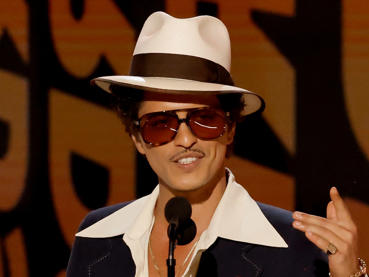 MGM casino denies Bruno Mars is in $50million debt with them after reports