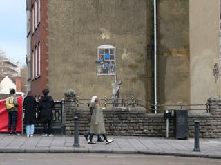 Banksy’s iconic Well Hung Lover to be sold with Bristol building it is ...