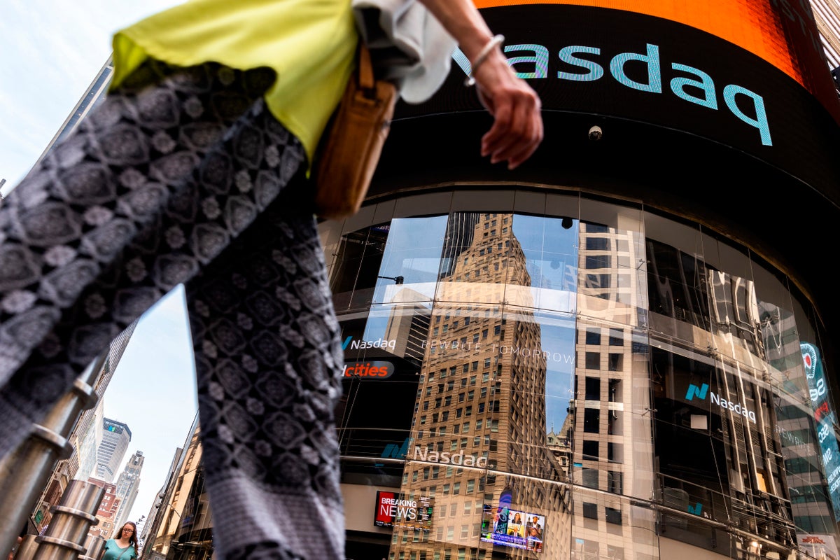 Borse Dubai plans to sell part of stake in the Nasdaq in a deal potentially worth some $1.6 billion