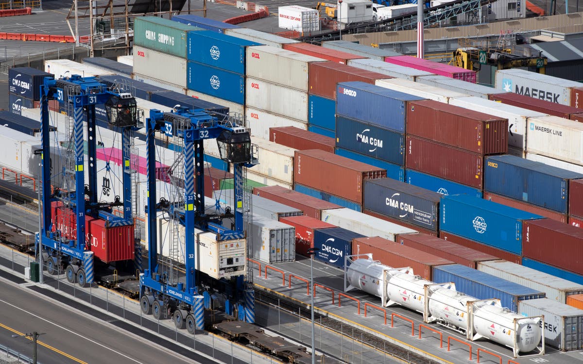 New Zealand slips into its second recession in 18 months as economy contracts