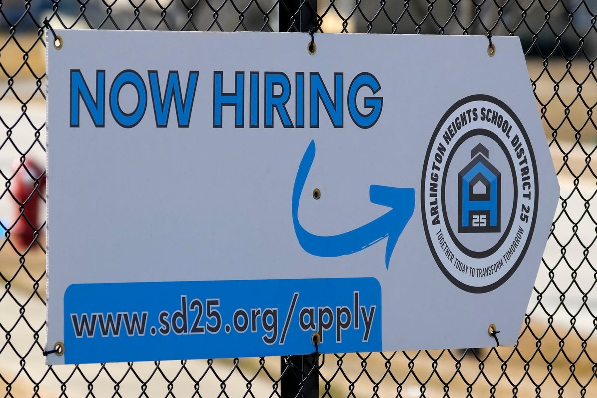 Applications for U.S. unemployment benefits dip to 210,000, another sign the job market is strong