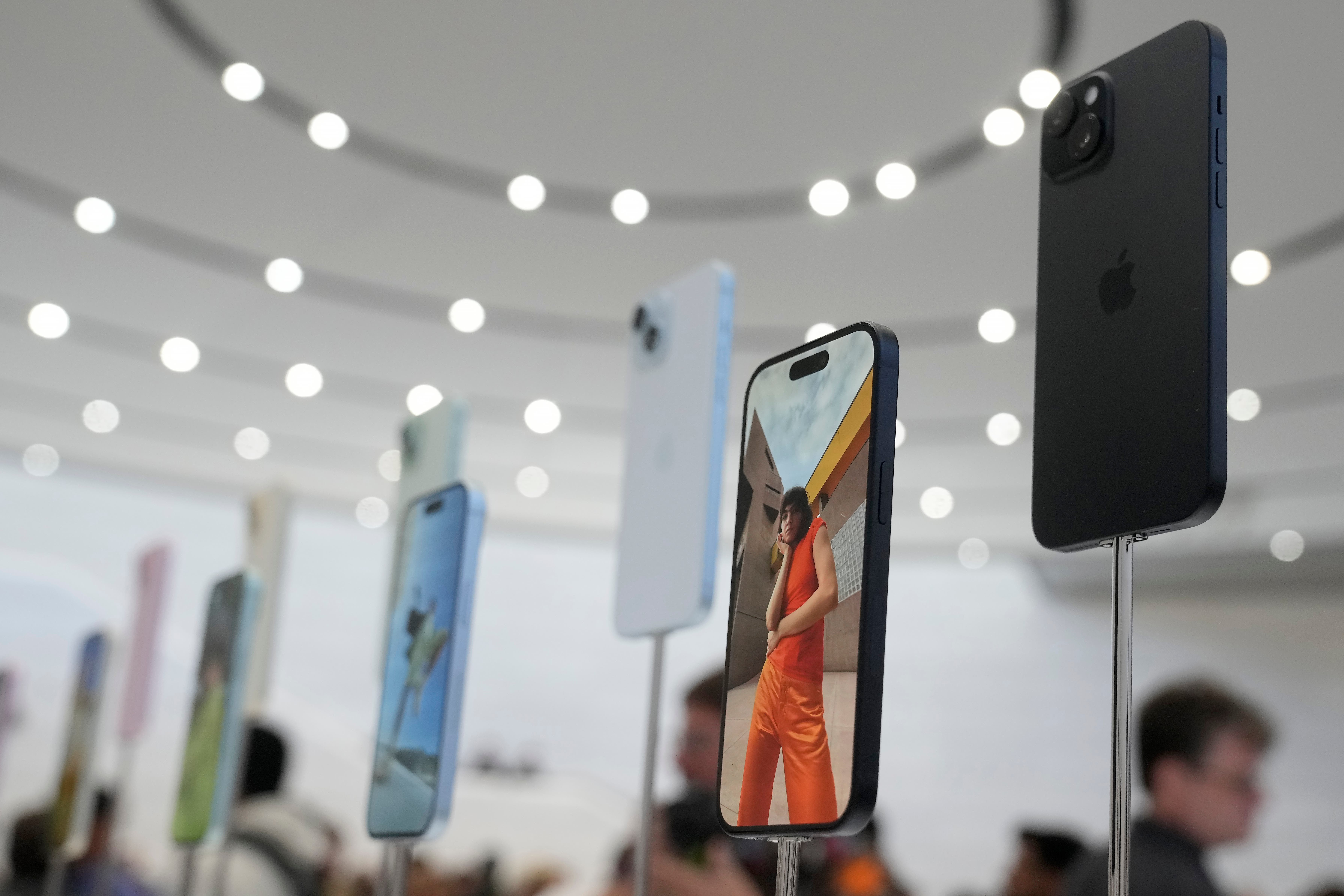 Apple, Google and Meta under major investigation by the EU - Vimarsana News