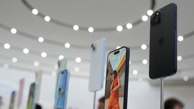 Apple has kept an illegal monopoly over smartphones in US, Justice Department says in antitrust suit | The Independent