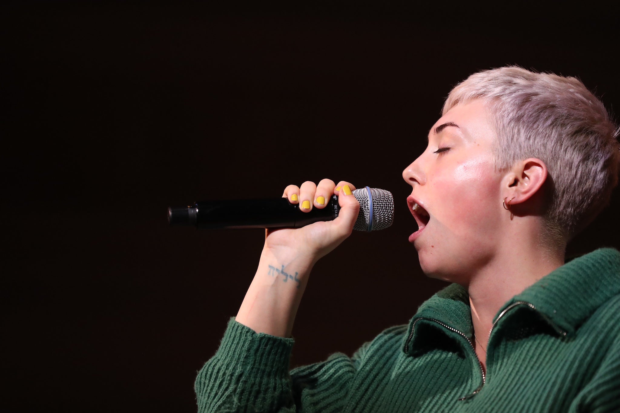 Sinéad O’Connor’s daughter, Roisin Waters, sings ‘Nothing Compares 2 U’