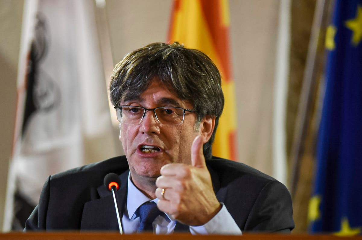 El fugitivo líder catalán Puigdemont ha prometido regresar a España si regresa al poder.