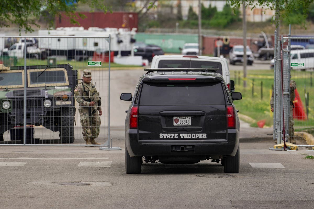 Law enforcement officials in Texas wonder how they will enforce migrant arrest law