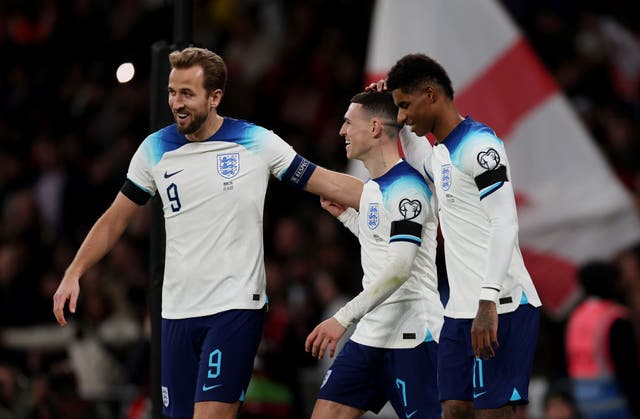<p>England captain Harry Kane with Phil Foden and Marcus Rashford </p>