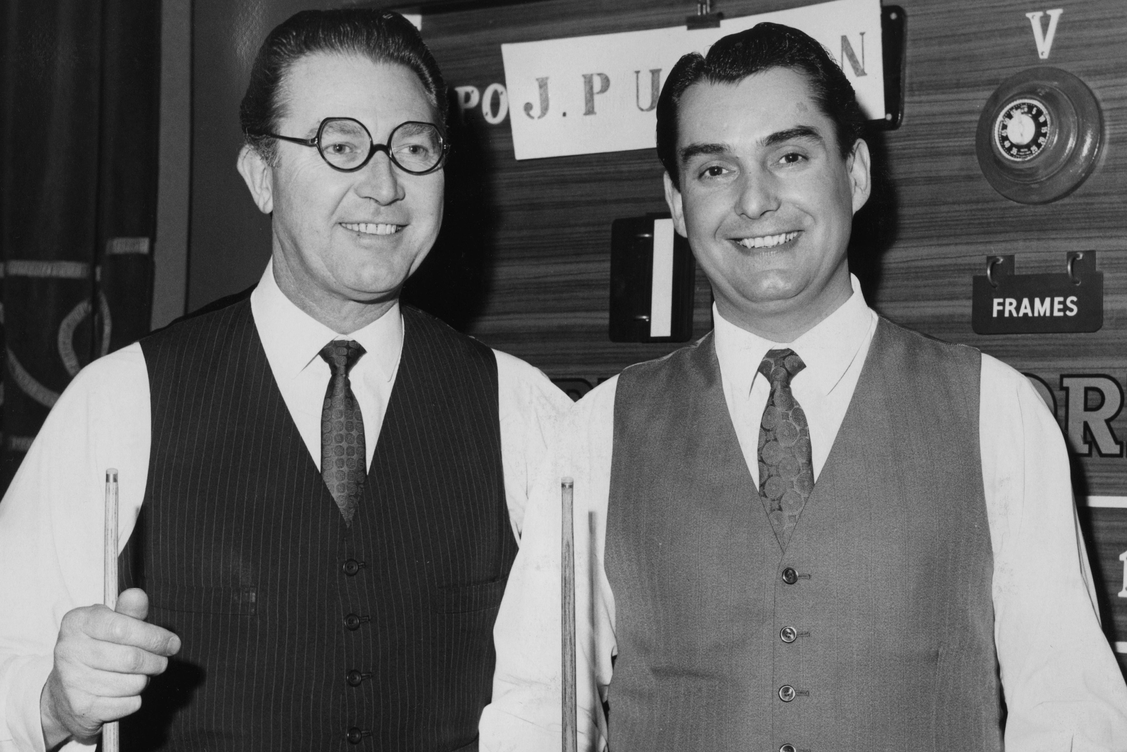 Reardon beat John Pulman (left) in the 1970 World Snooker Championship final, in the tournament’s pre-Crucible days