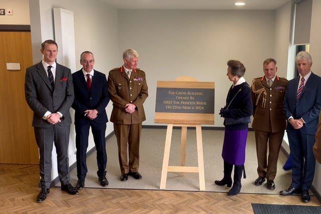 <p>Princess Royal unveils plaque at new officers' flats in Innsworth</p>