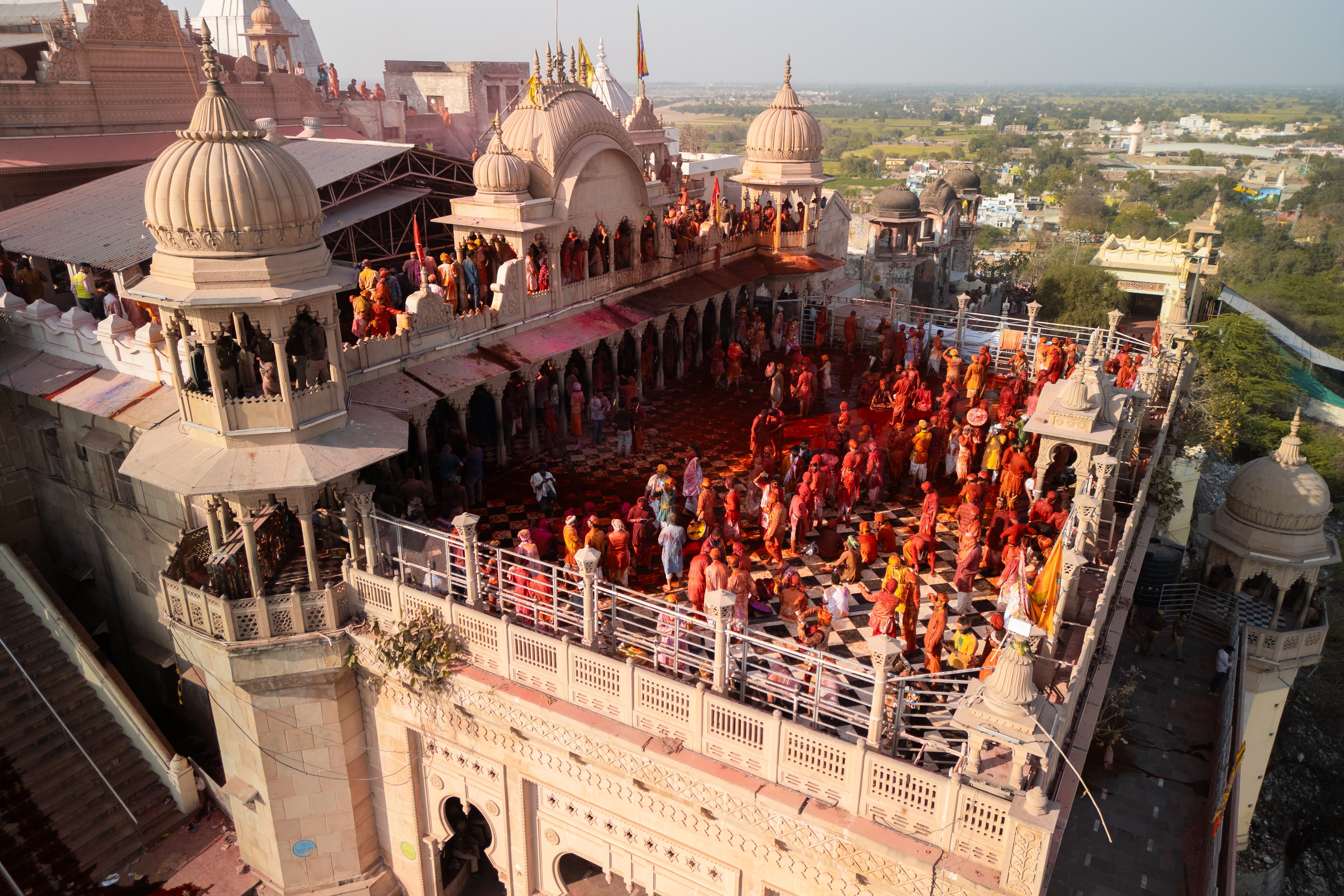 The crowd at Shri Nand Baba Temple, Nandgaon