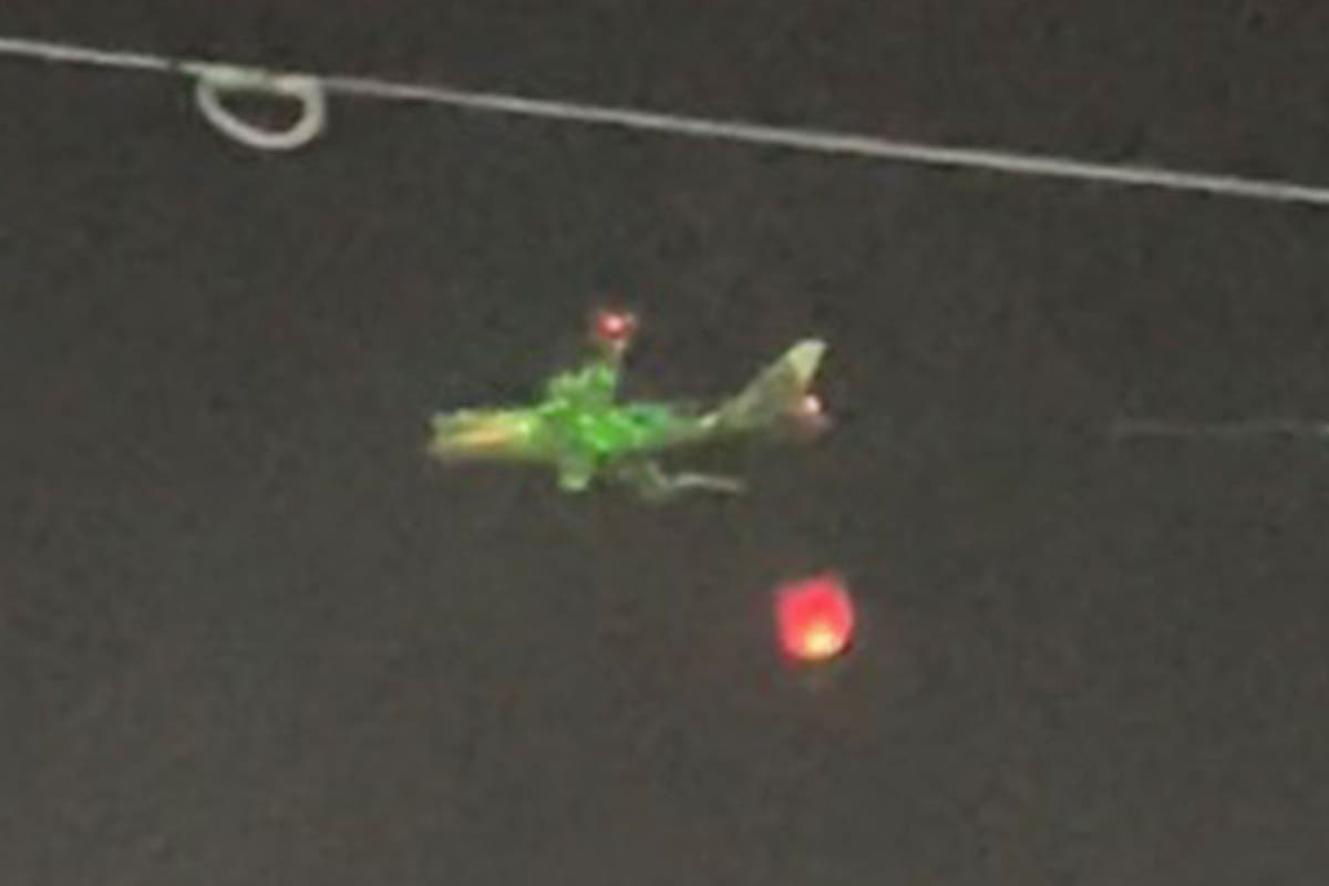 Dozens of laser beams shone at passenger plane by people at Mexican festival