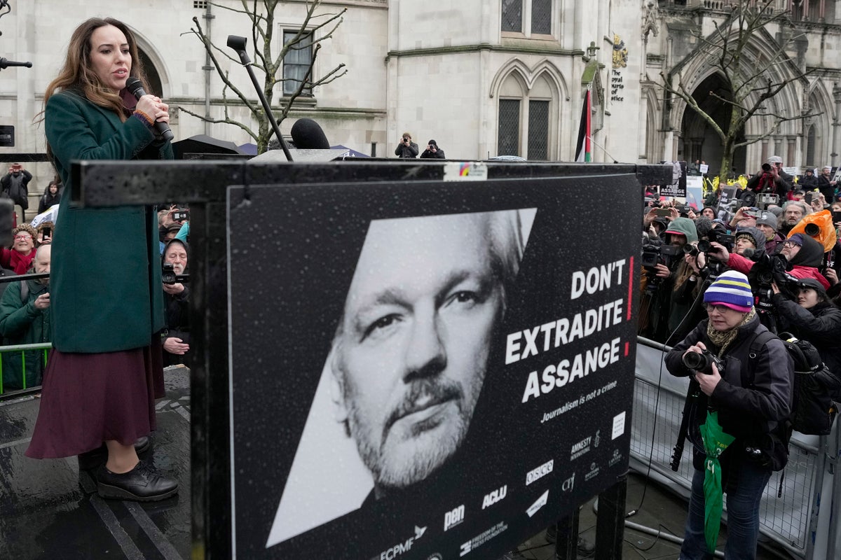 Watch live from High Court as Julian Assange to discover whether extradition appeal can go ahead