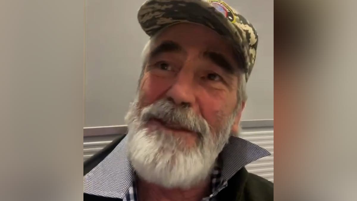 Yellowstone actor says he was ‘kicked off’ a plane after refusing to sit next to a passenger in a mask Yellowstone actor says he was ‘kicked off’ a plane after refusing to sit next to a passenger in a mask