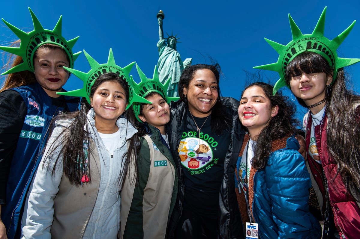 Girl Scout troop resolved to support migrants despite backlash