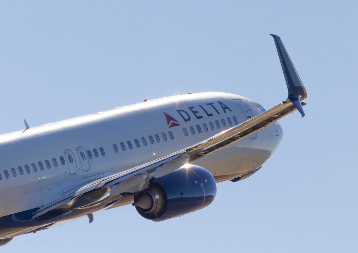 Woman says Delta Air Lines ‘targeted’ her for not wearing a bra