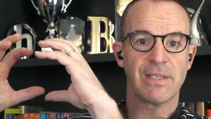 <p>Martin Lewis shares how married couples can get extra £1,000 in bank now.</p>