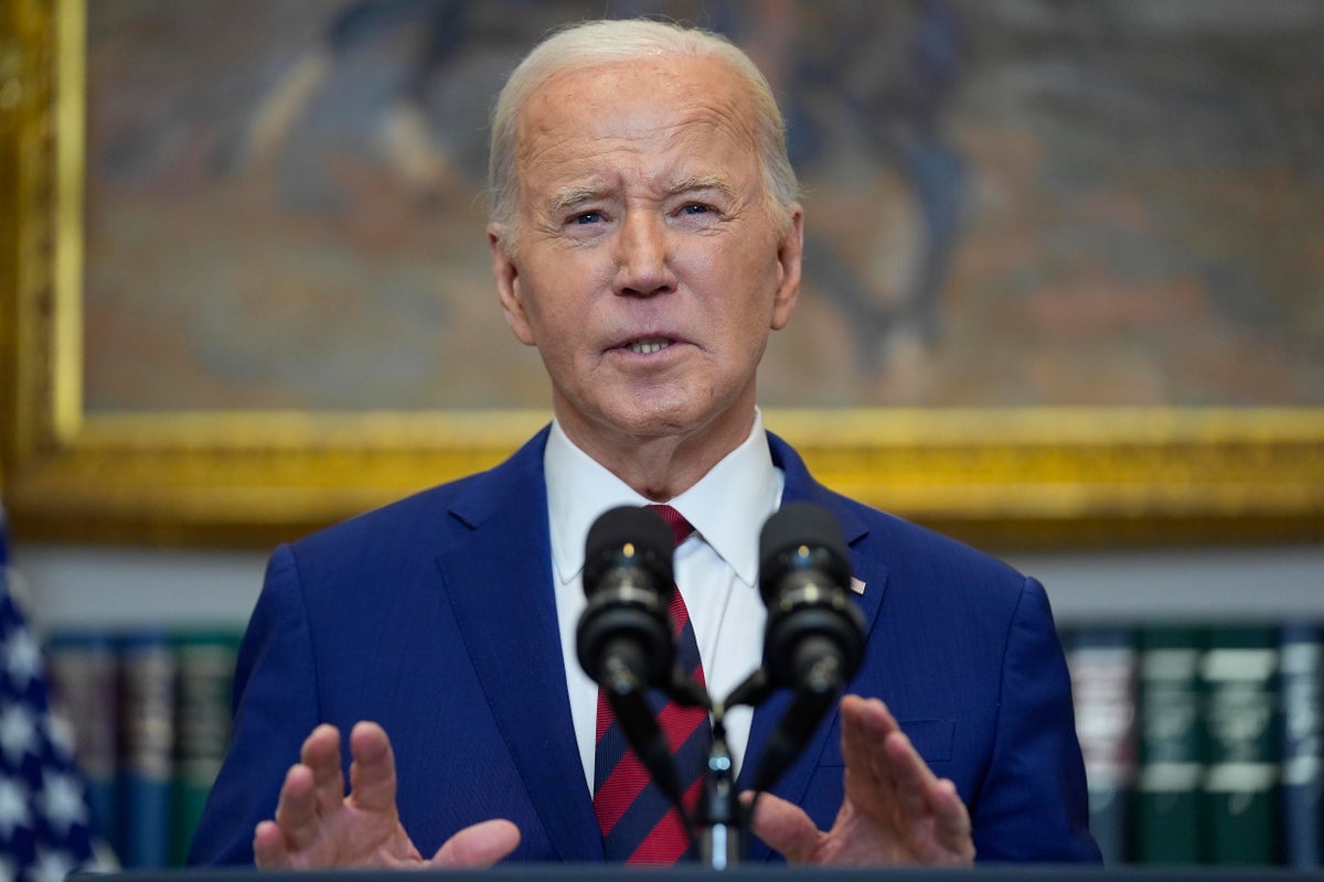 Biden vows to ‘move heaven and earth’ to rebuild Key Bridge and reopen Baltimore port after collapse
