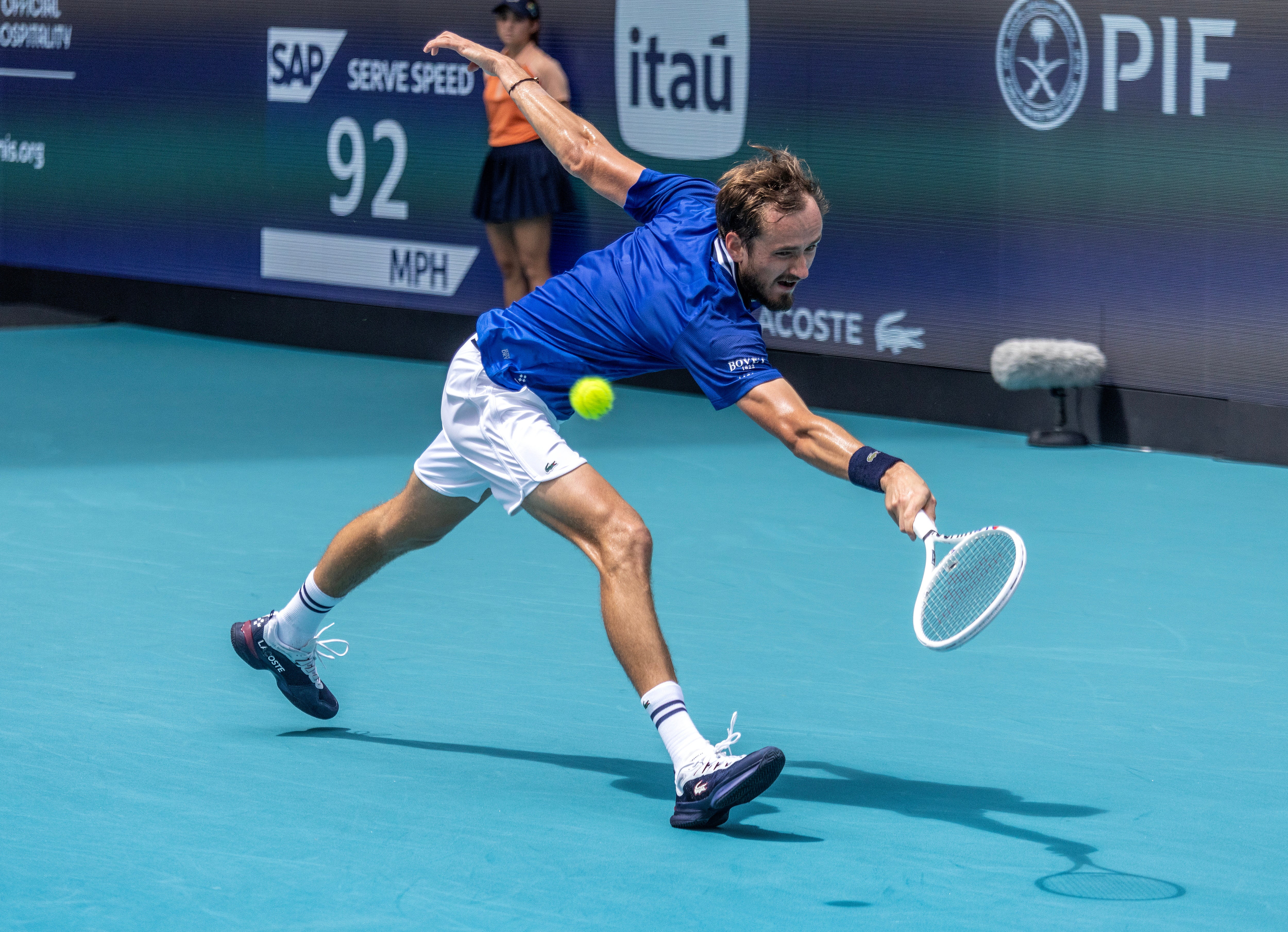 Daniil Medvedev took a step closer to regaining his Miami Open title