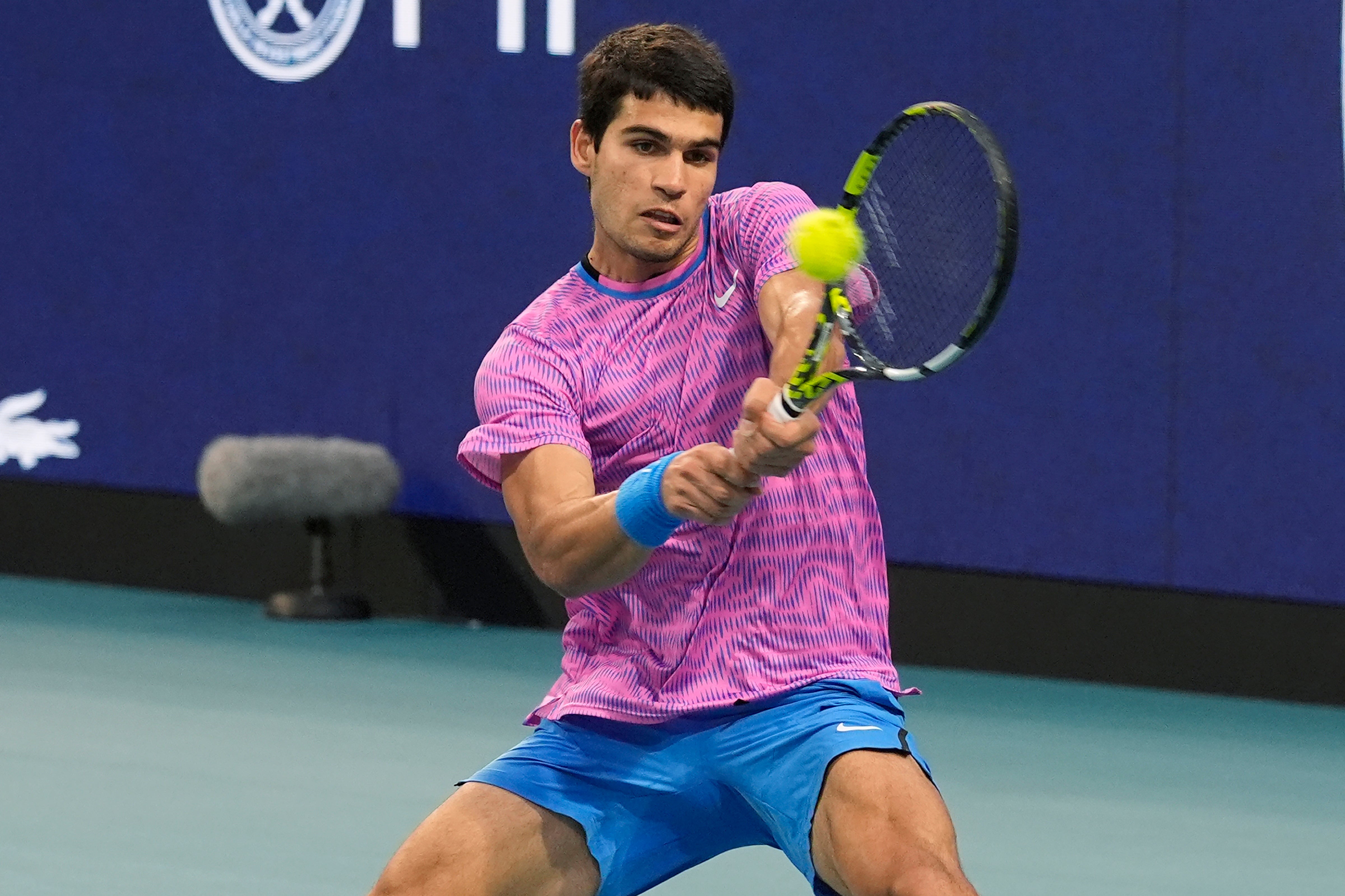 Carlos Alcaraz recorded a straight sets victory over Lorenzo Musetti in Miami