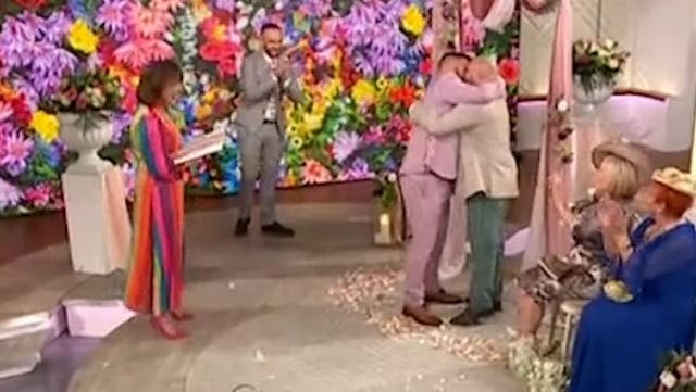 <p>Lorraine Kelly marries gay couple live on air.</p>