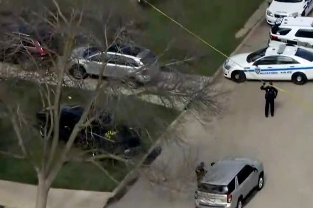<p>Law enforcement on the scene of mass stabbing incident in Illinois</p>