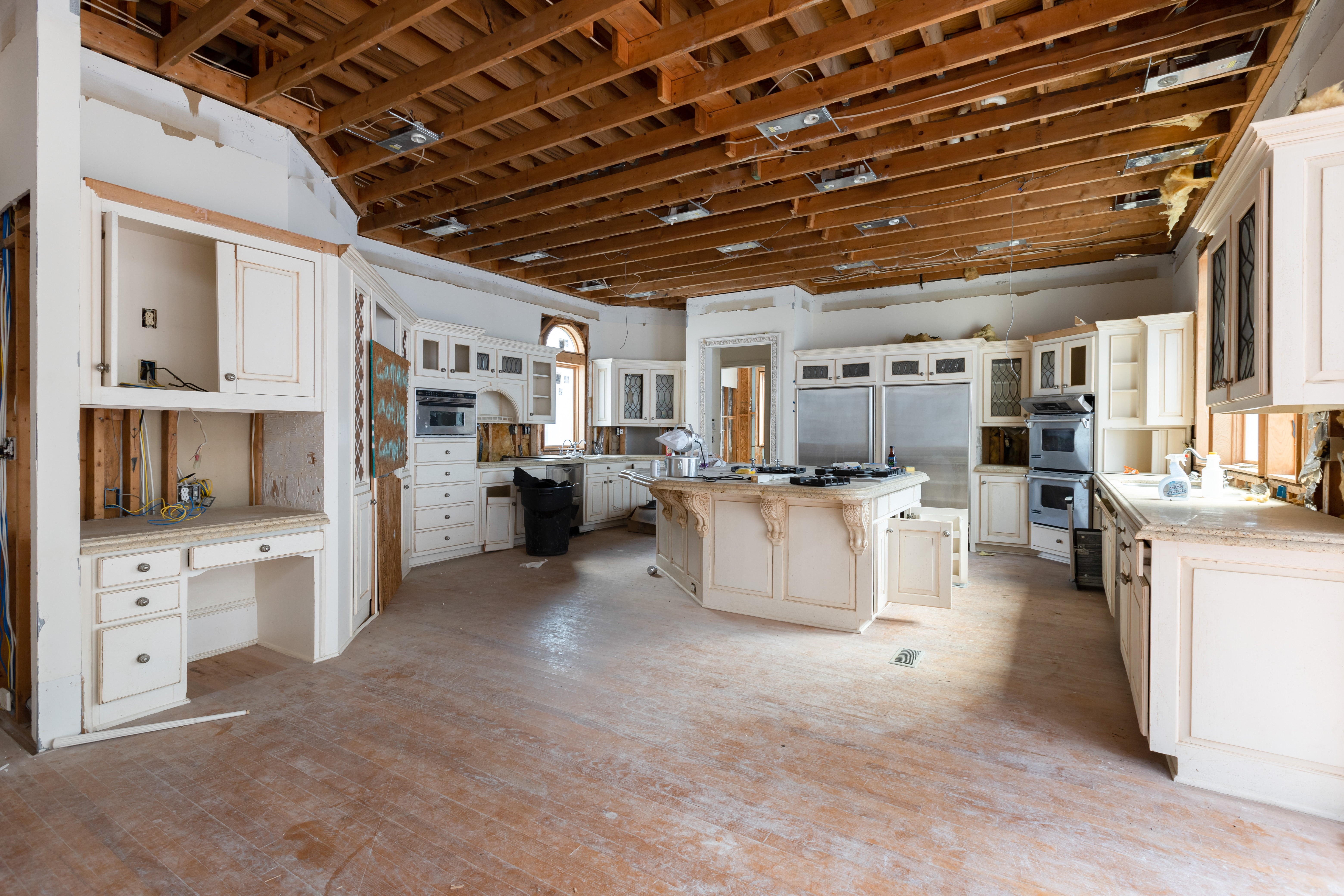 The kitchen of Diddy’s former Atlanta home
