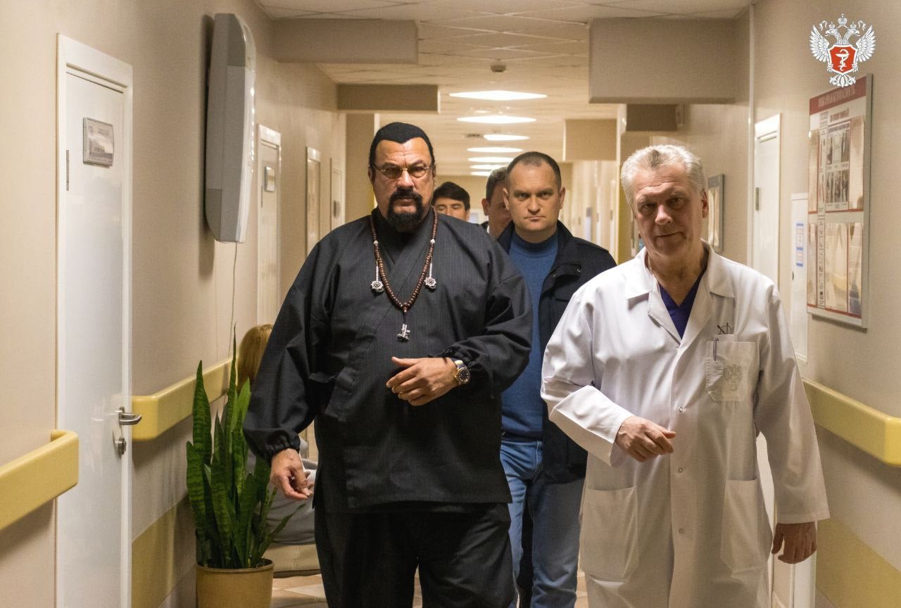 US actor Steven Seagal visited victims of the Moscow hall shooting