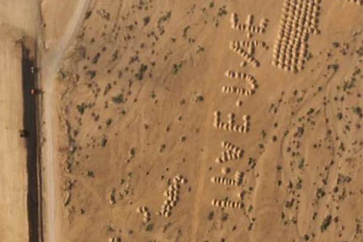 A mystery airstrip is being built on a Yemeni island during the ongoing war with 'I LOVE UAE' next to it - Vimarsana News