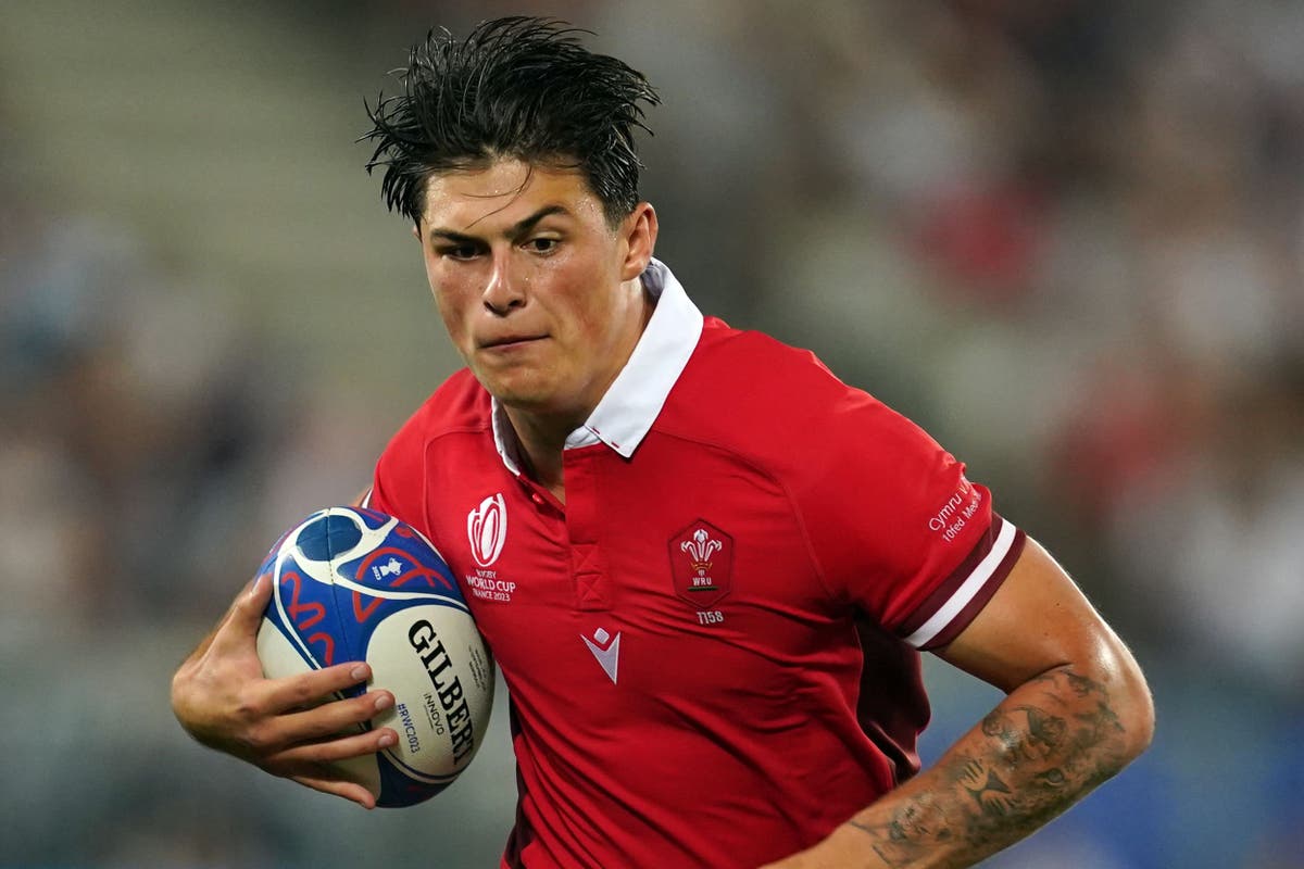 Louis Rees-Zammit signs for Super Bowl champions Kansas City Chiefs