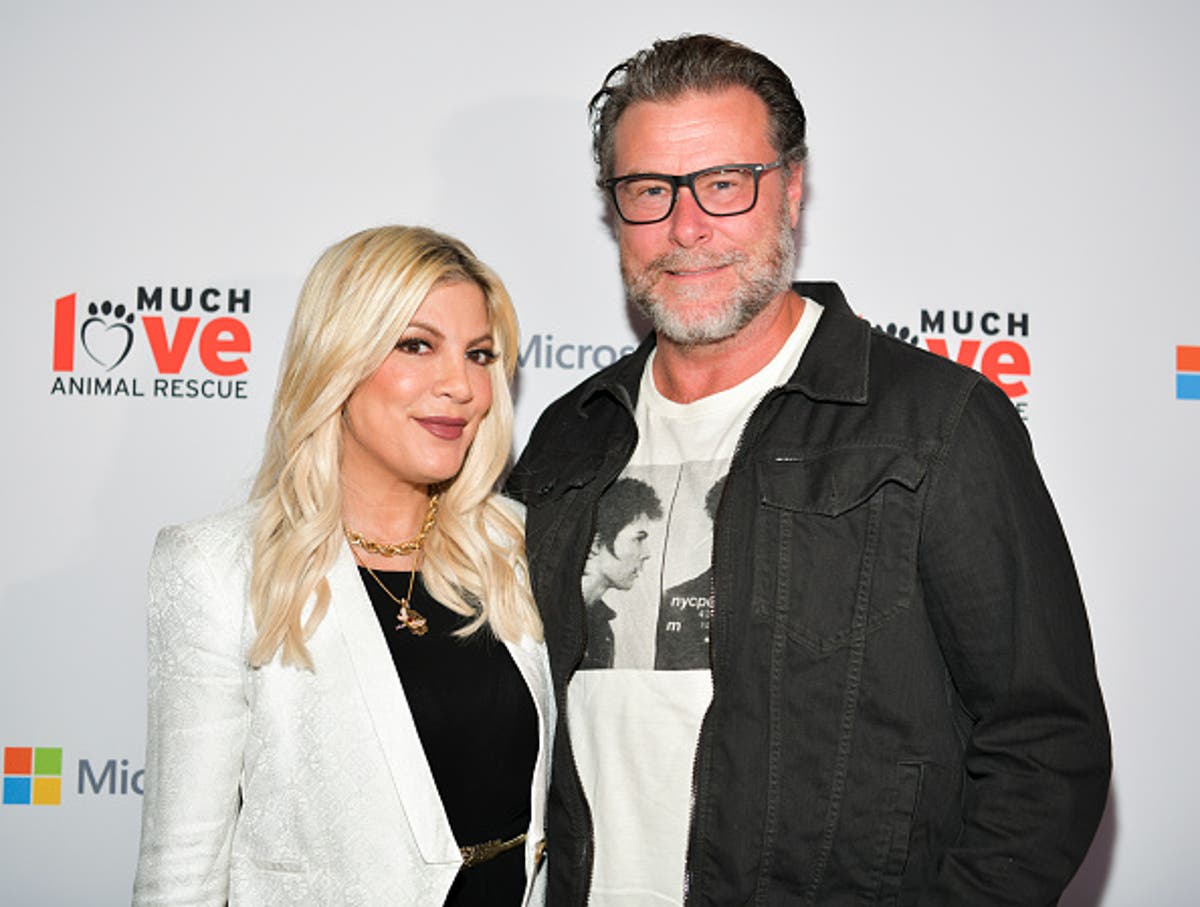 Tori Spelling files for divorce from Dean McDermott 