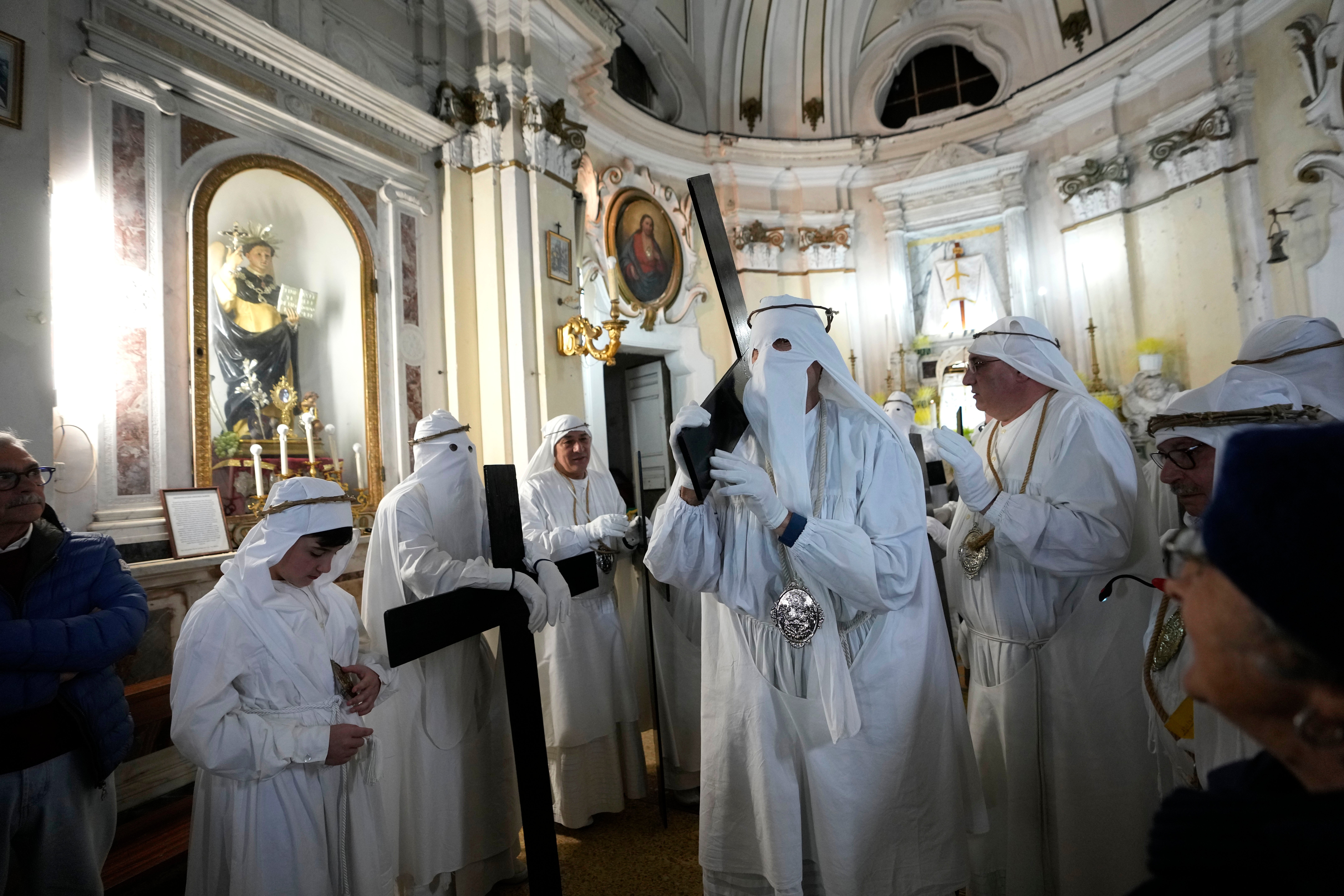 Italy Holy Week Procession Photo Gallery