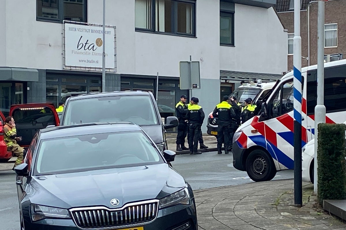 Hostages taken at cafe in Dutch town as homes evacuated