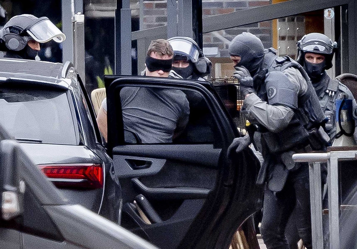 Dutch hostage: Gunman arrested after ‘threatening to detonate bomb’ in nightclub