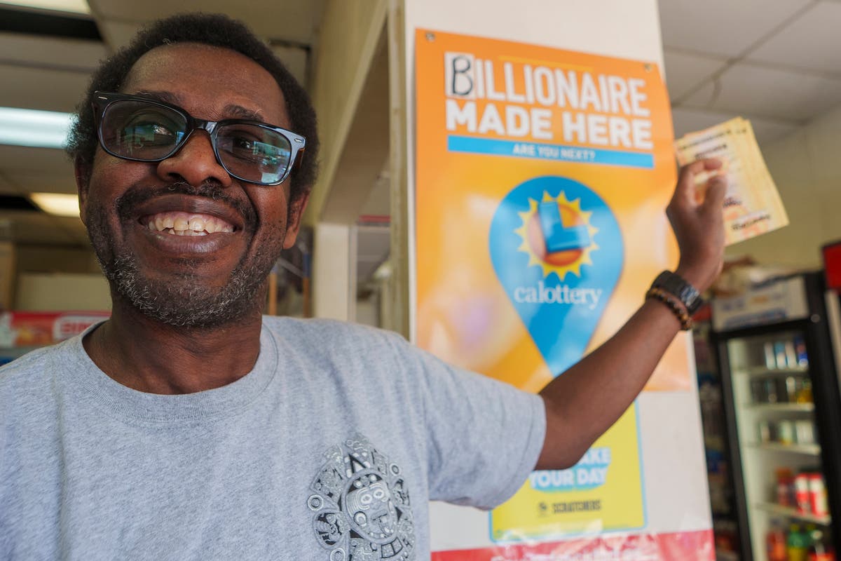 Powerball jackpot reaches $1 billion as drawing for giant prize nears