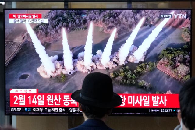 <p>A news programme airs file image of missile launch by North Korea at Seoul Railway Station in Seoul, South Korea, on Tuesday</p>