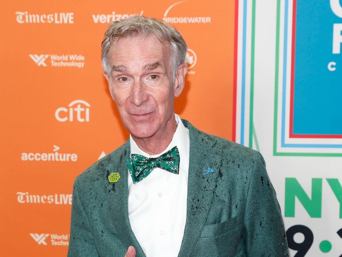Bill Nye the Science Guy’s ‘epic’ solar eclipse photo shoot sends fans into a frenzy