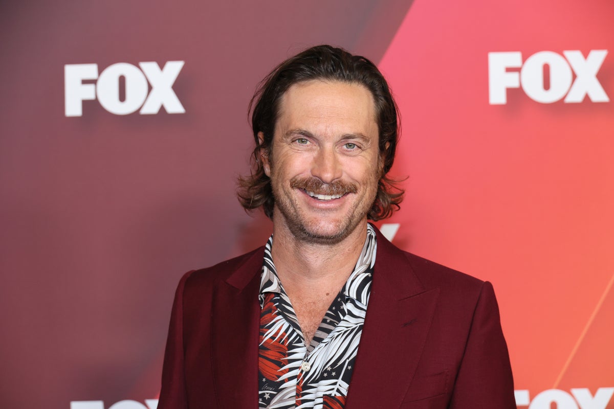 Oliver Hudson says comments about childhood ‘trauma’ with mother Goldie Hawn were ‘taken out of context’