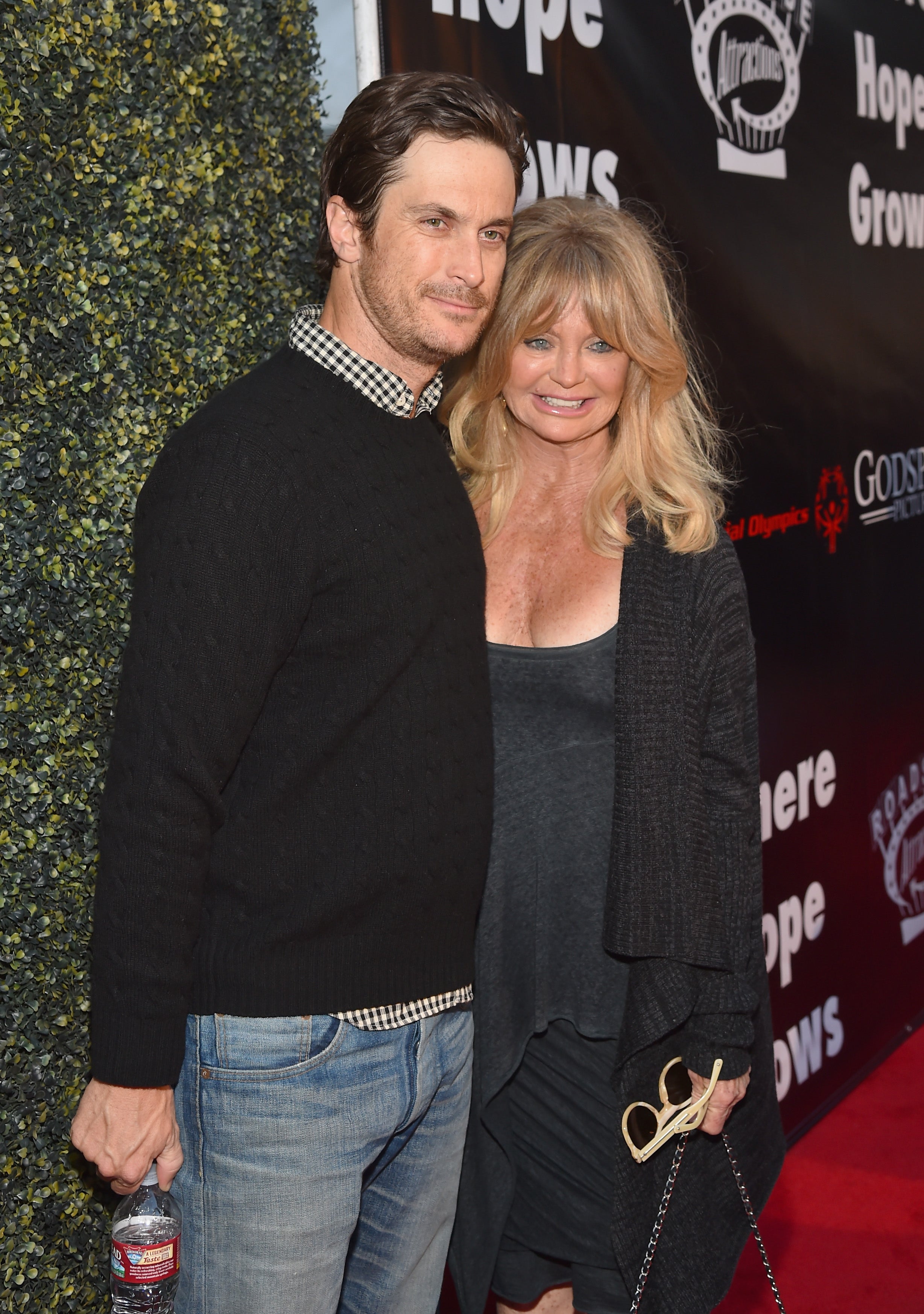 Oliver Hudson with mother, Goldie Hawn