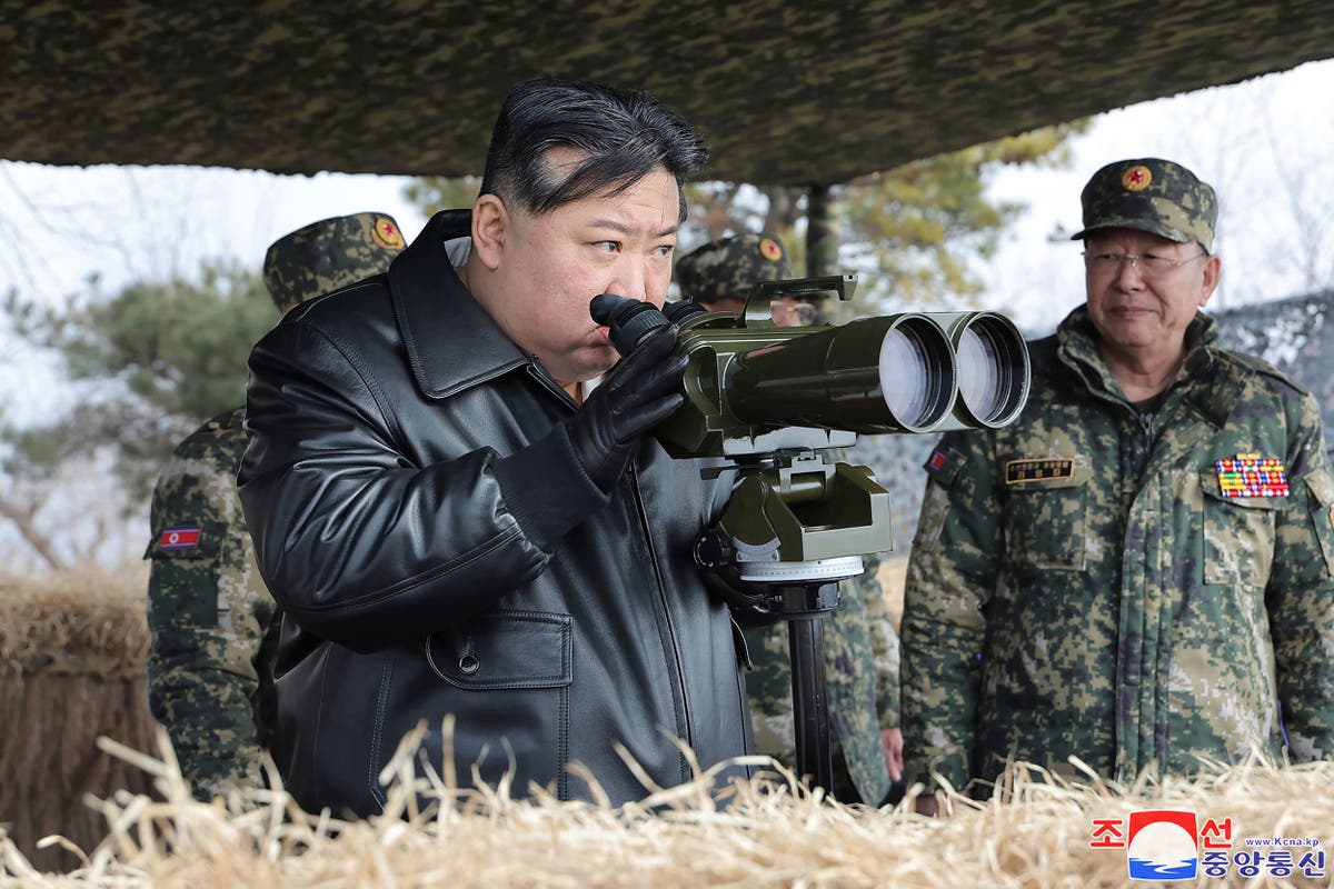 북한이 극초음속 탄두를 탑재한 신형 미사일을 시험발사했다.