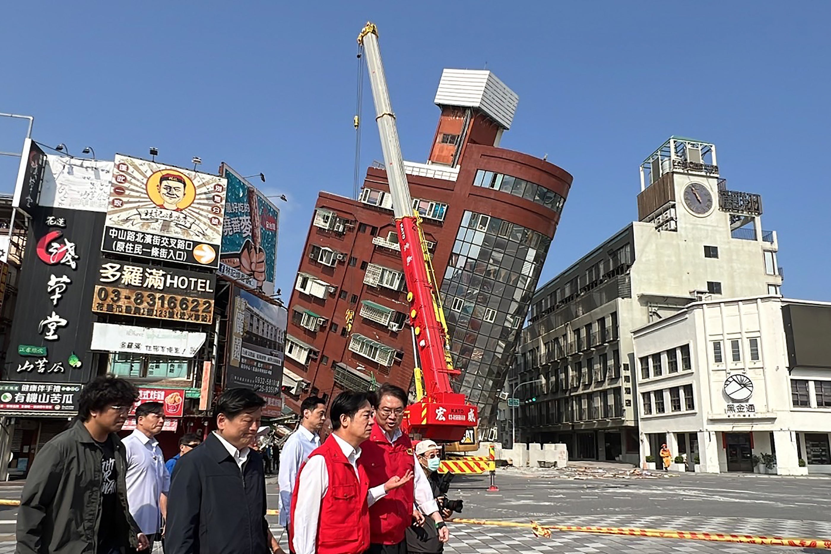 Taiwan’s president-elect surveys damage in Hualien