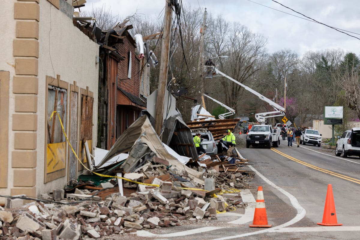 Three killed as tornadoes and storms tear through Ohio County and Pennsylvania: Live - Vimarsana News