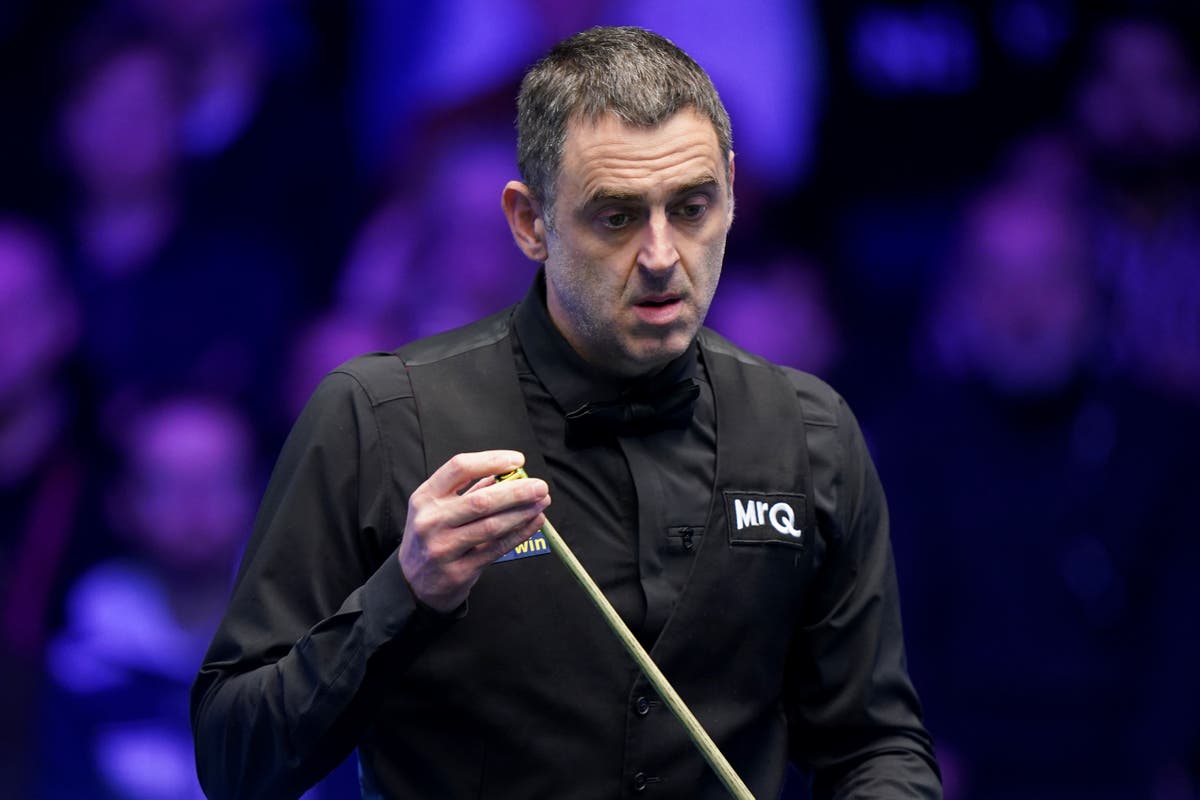 Ronnie O&rsquo;Sullivan hammers Ali Carter at Tour Championship