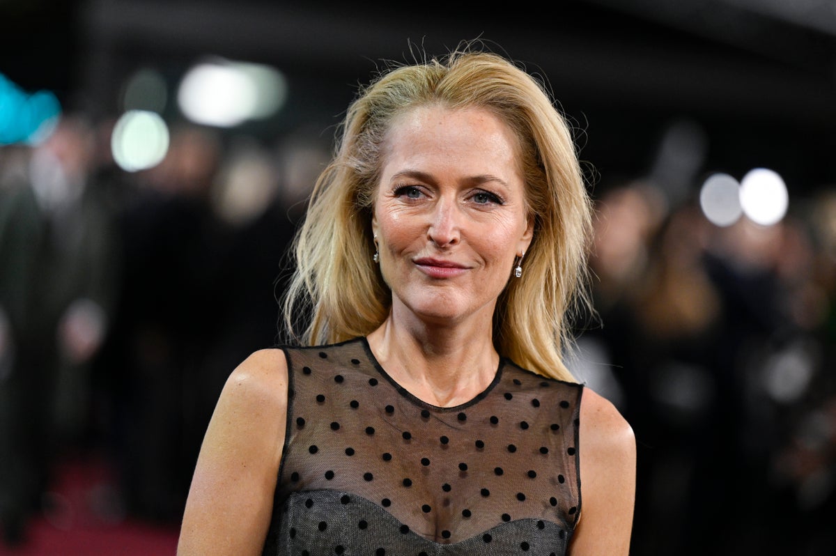 Gillian Anderson says she regrets going back to work so soon after having baby