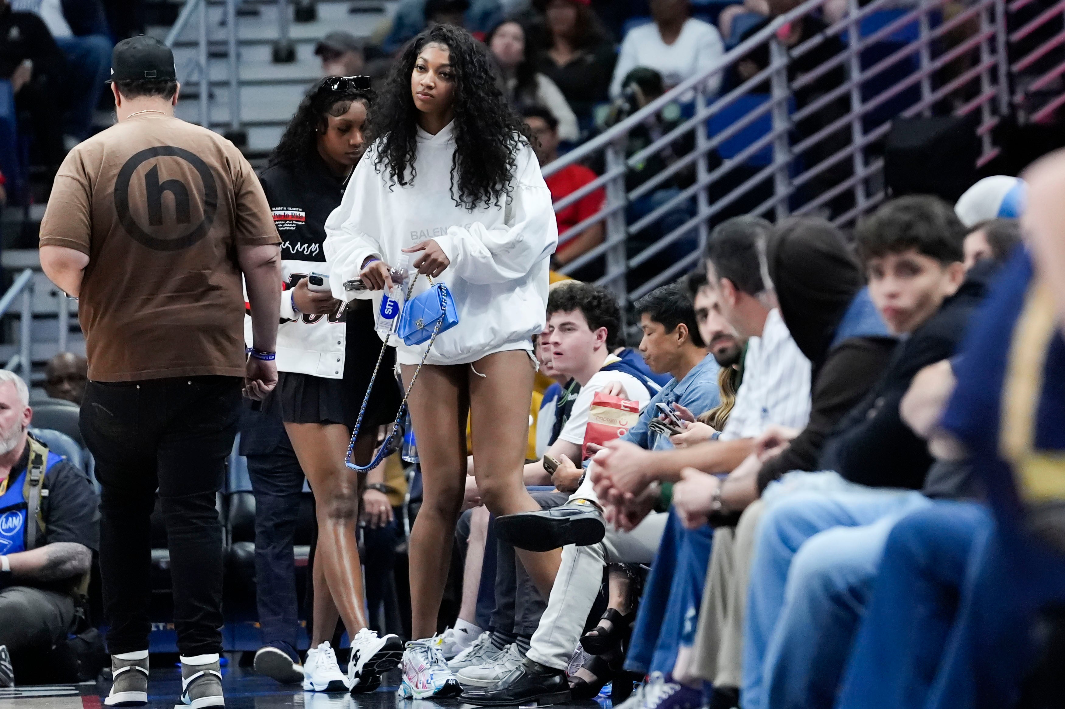 Magic Pelicans Basketball