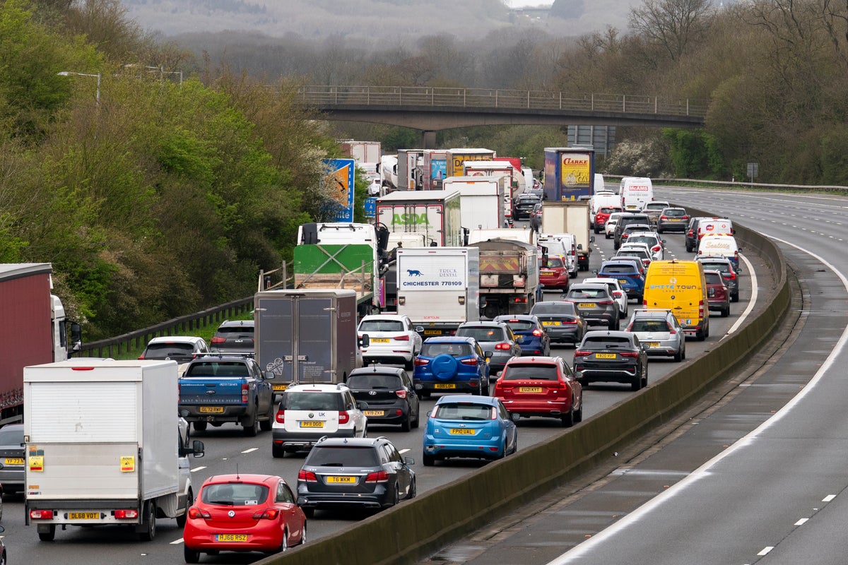 M25 closures to last ‘several hours’ after crash closes all four lanes