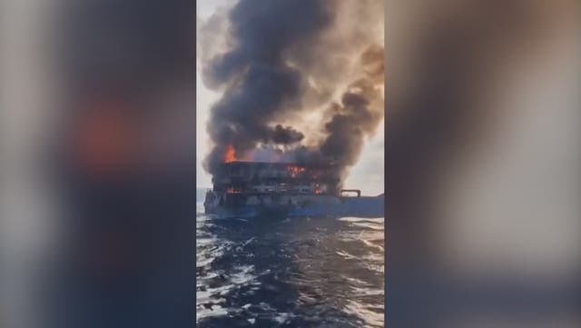 <p>Tourists leap into sea after ferry catches fire off Thailand coast.</p>