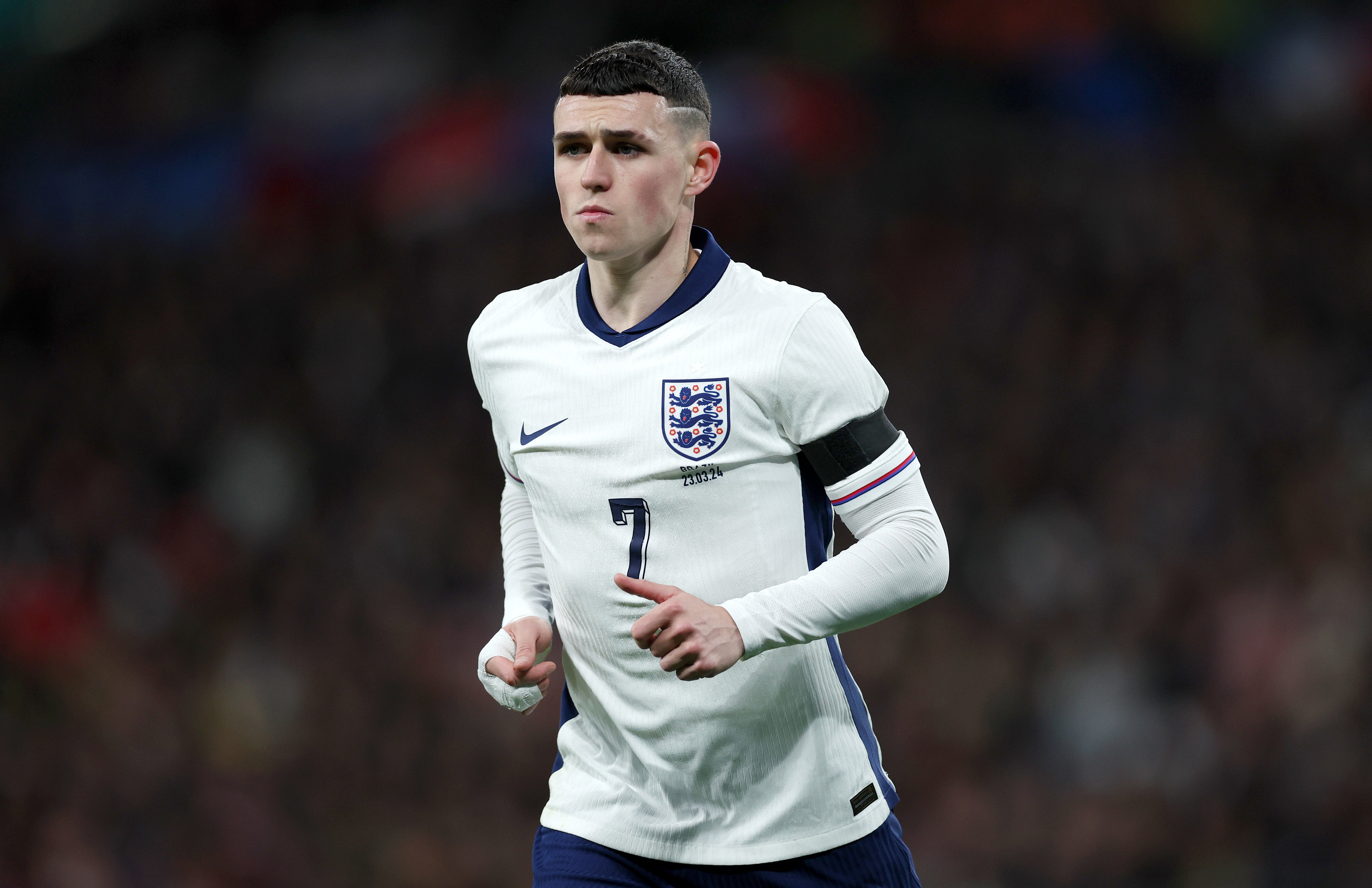 Where should Phil Foden play for England