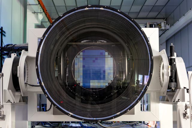 A câmera de 3.200 megapixels do LSST será colocada no topo de um telescópio no Chile (SLAC National Accelerator Laboratory)