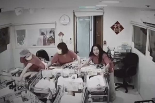 <p>Taiwan: Moment nurses rush to protect newborns during earthquake.</p>